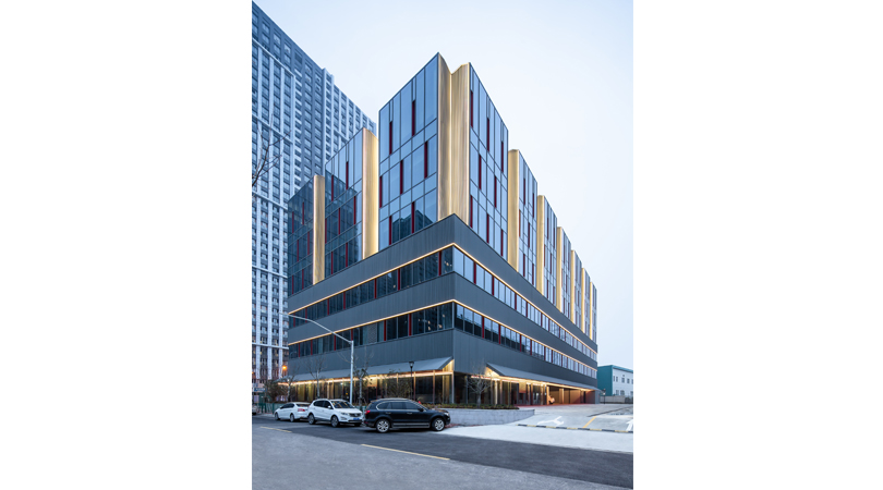 Public mixed-use block 43-10 | Premis FAD 2020 | Arquitectura